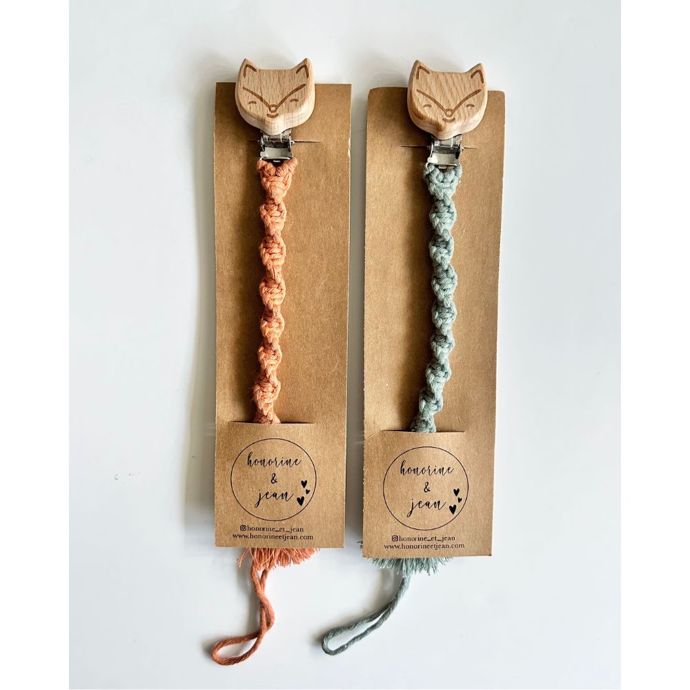 Twisted Design Wooden Pacifier Clip for Babies